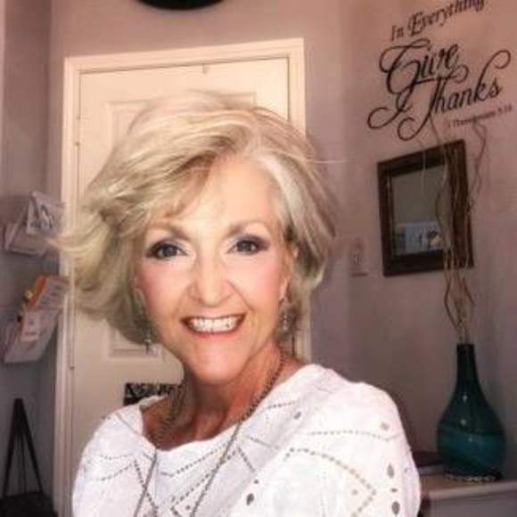 Meet your Posher, Cathy - Picture 9 of 11